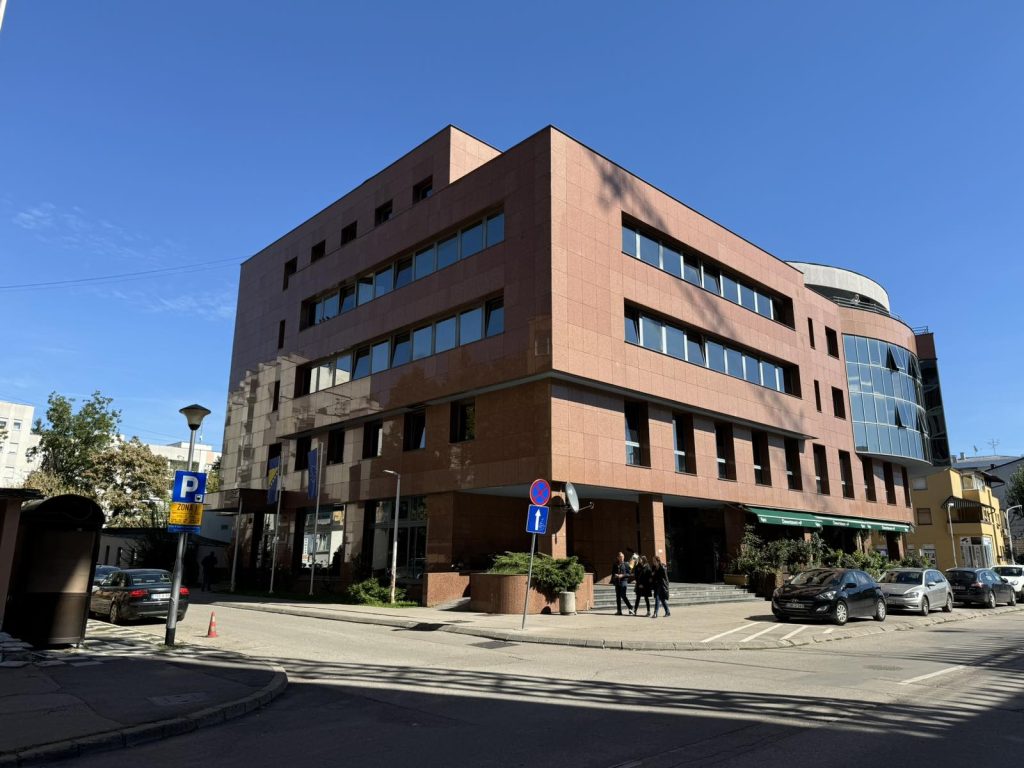 Službenici UIO iz drugog pokušaja savladali gradivo o sopstvenom poslu