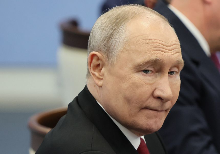 Putin: Zapad više ne krije da se sprema za rat sa Rusijom