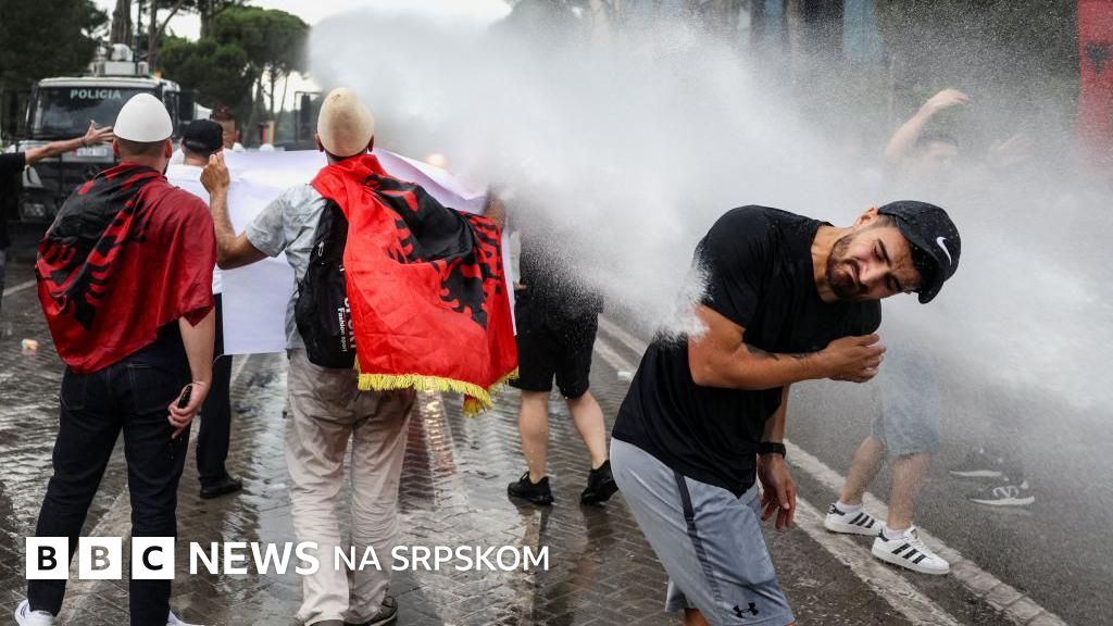 Sukobi u Tirani: Nastavljeni protesti zbog projekta navodno povezanog sa Trampovim zetom - Vijesti - BIG portal