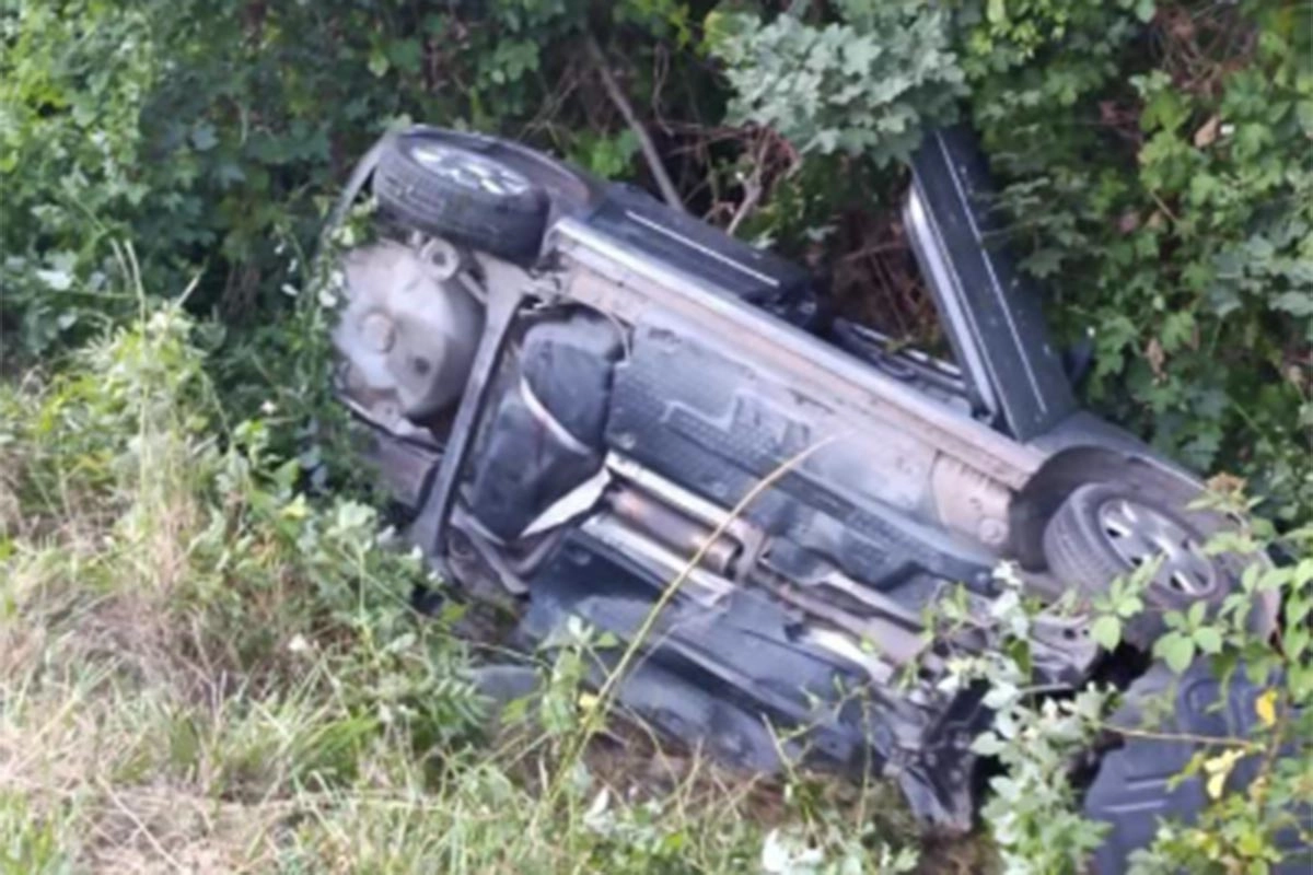 Automobil završio u kanalu, reagovali i banjalučki vatrogasci 