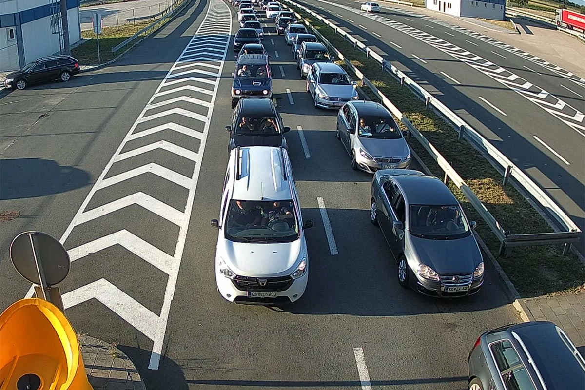 Gužve na više graničnih prelaza u BiH