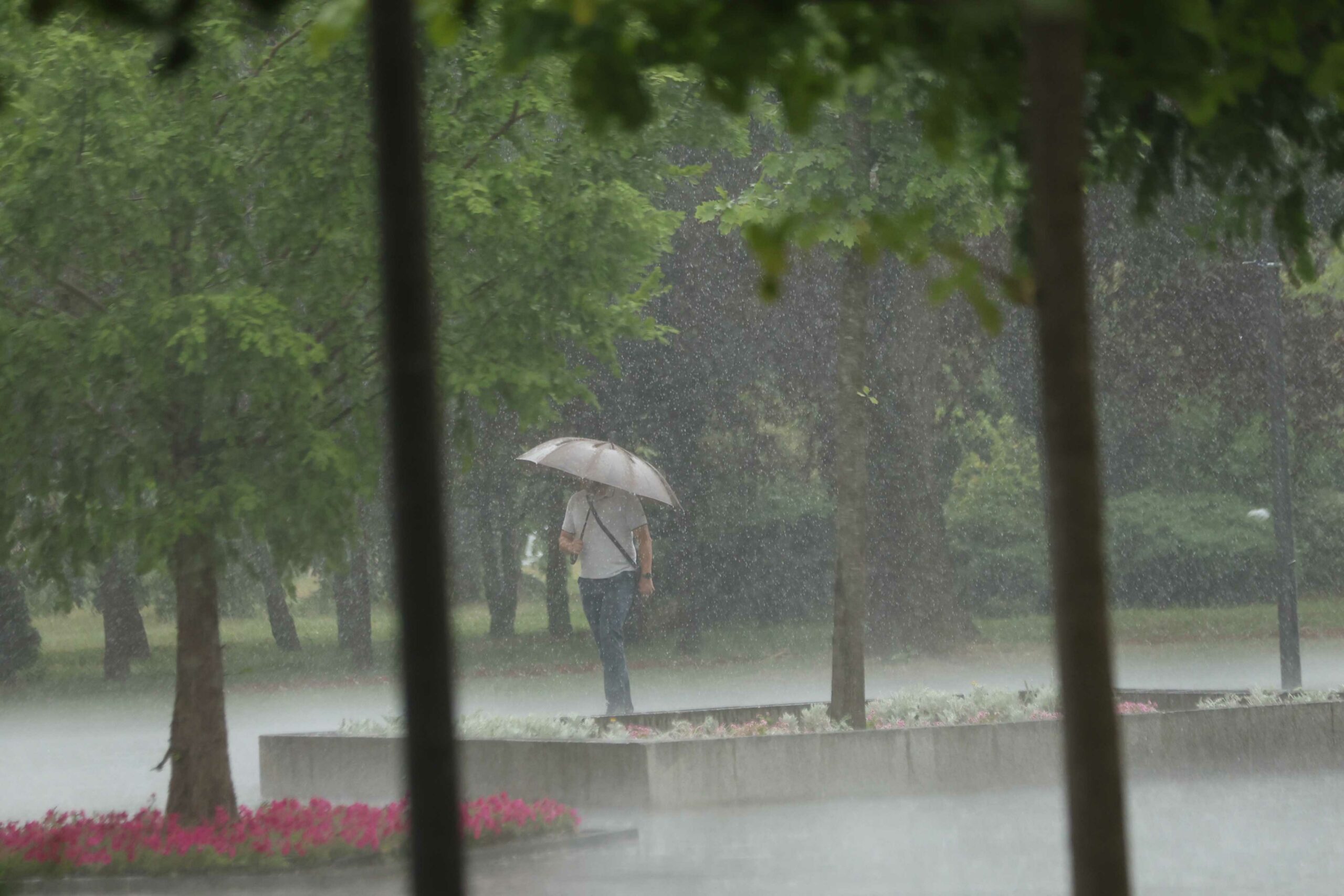 Popodne promjena vremena, temperatura u padu, u najavi nepogode