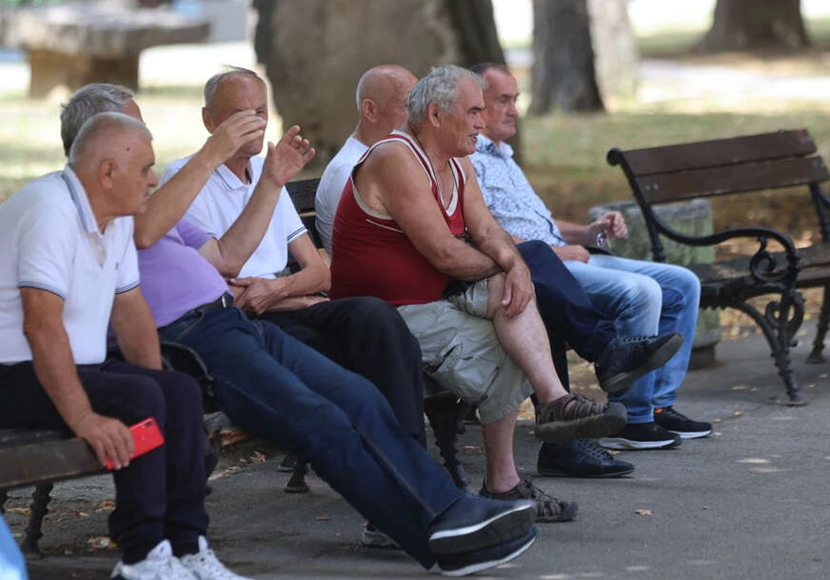 Sutra isplata junskih penzija