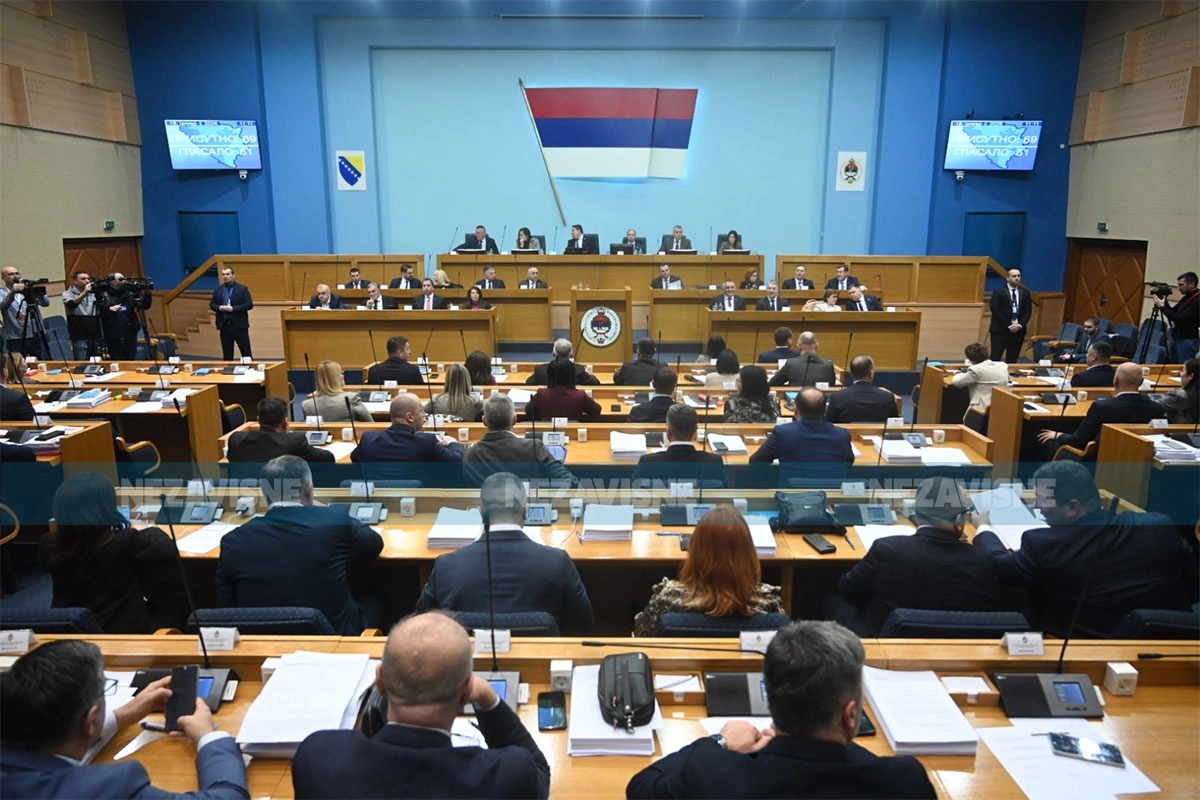 Politički transferi pred opšte izbore: Sezona preletača u punom jeku