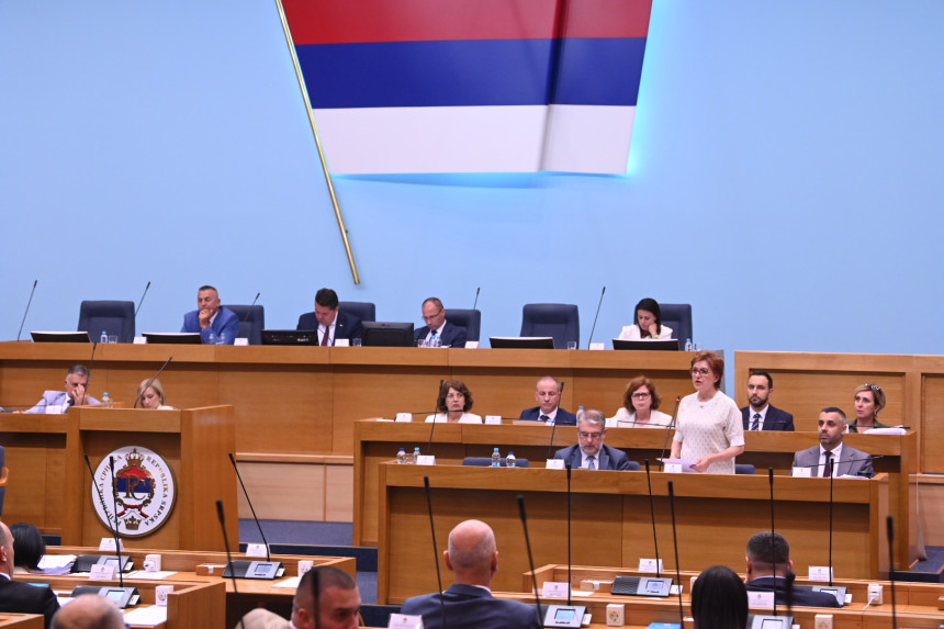 NSRS: Zatvor za simbole NDH i Armije RBiH, veće plate “budžetlijama”