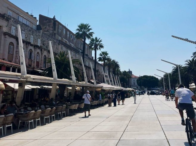Split: Transparent protiv Srba, pa “Za dom spremni”