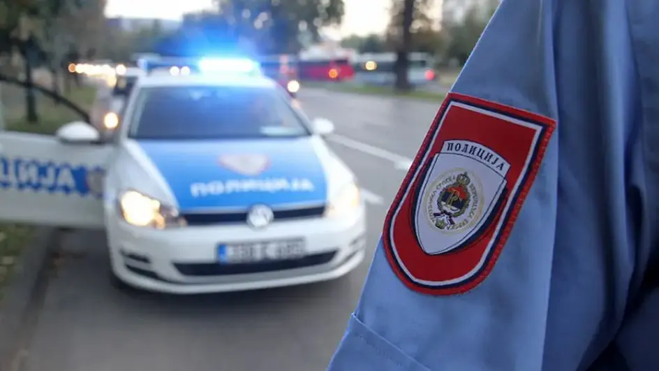Uhapšen Banjalučanin: Vrijeđao policajce, oštetio vozilo MUP-a i odbio alko-test