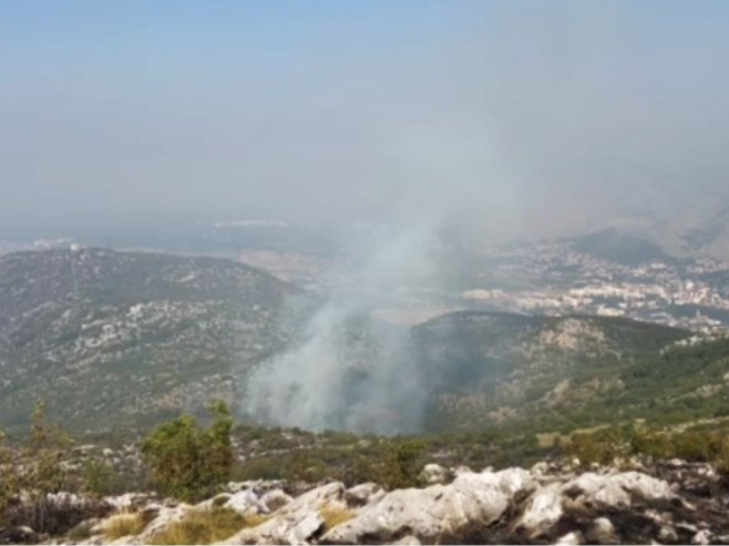 I dalje gori kod Trebinja, ali nije ugrožena imovina