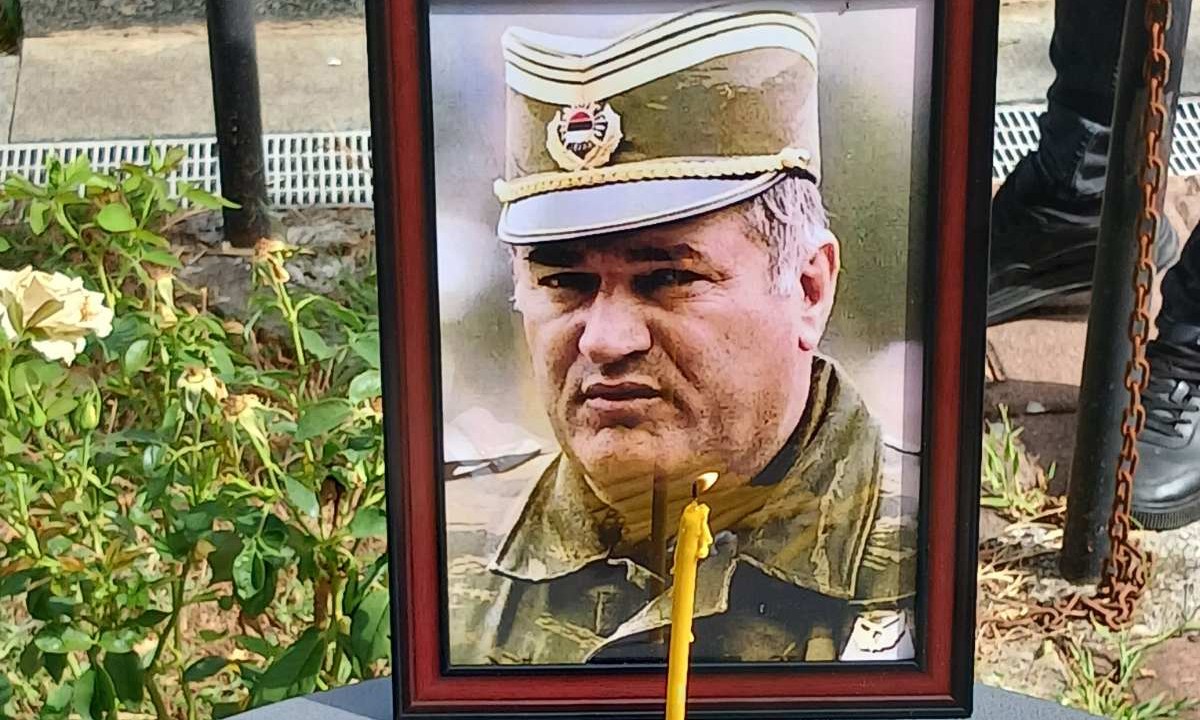 Posljednji pozdrav generalu: BORS organizuje prevoz za borce koji žele na sahranu Ratka Mladića