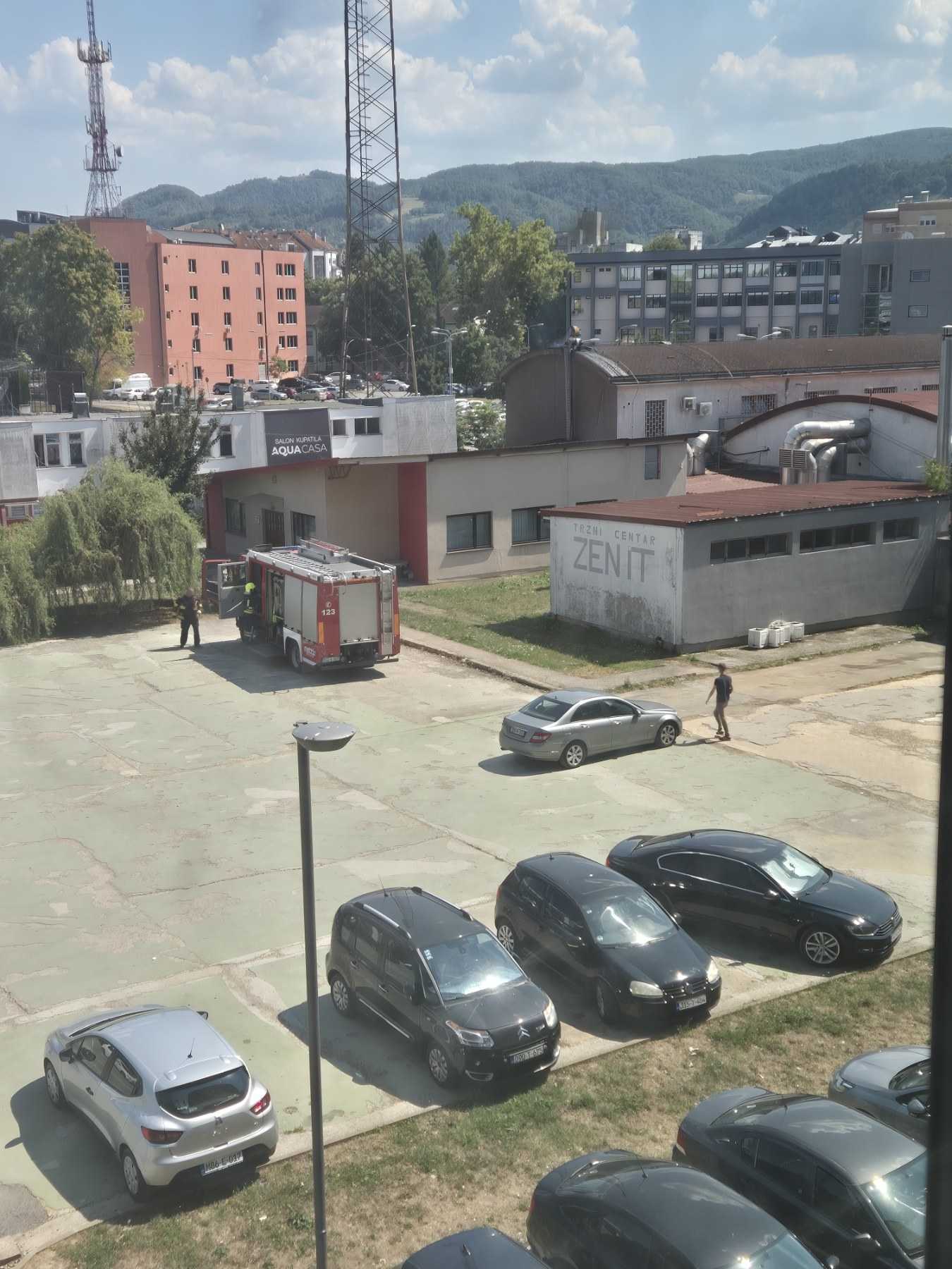 Eksplozija u tržnom centru u Banjaluci: Vatrogasci na licu mjesta