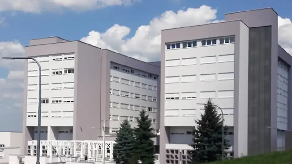 Dva samoubistva u Banjaluci: Pacijent skočio sa šestog sprata u UKC RS