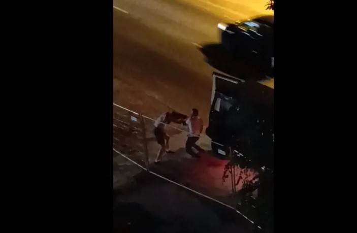 Drama u Novom Sadu: Krvavog muškarca ugurali u mercedes sa tablicama BiH