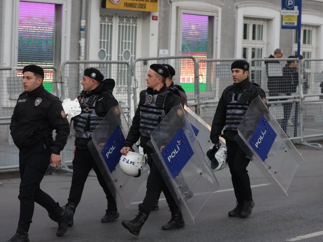 U pucnjavi ispred srednje škole u Turskoj povrijeđeno 11 učenika 