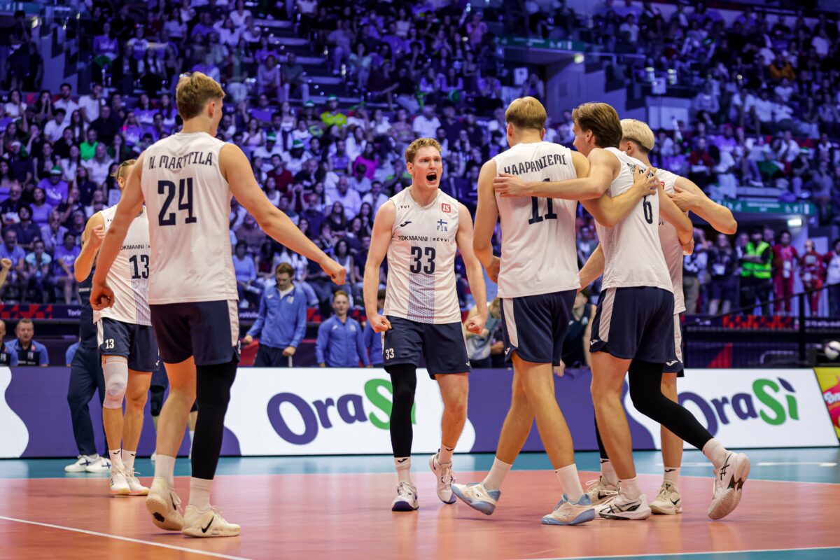 Finska reprezentacija u igri protiv Italije