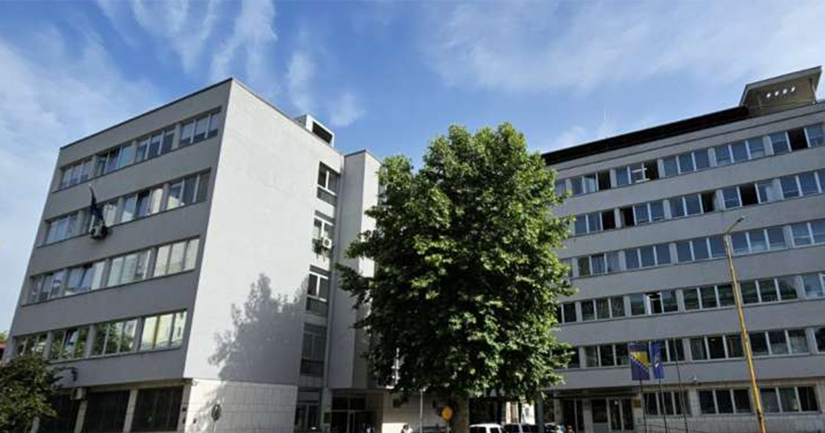 U pritvoru djevojčica (15): Osumnjičena da je nožem povrijedila učenice - Vijesti - BIG portal