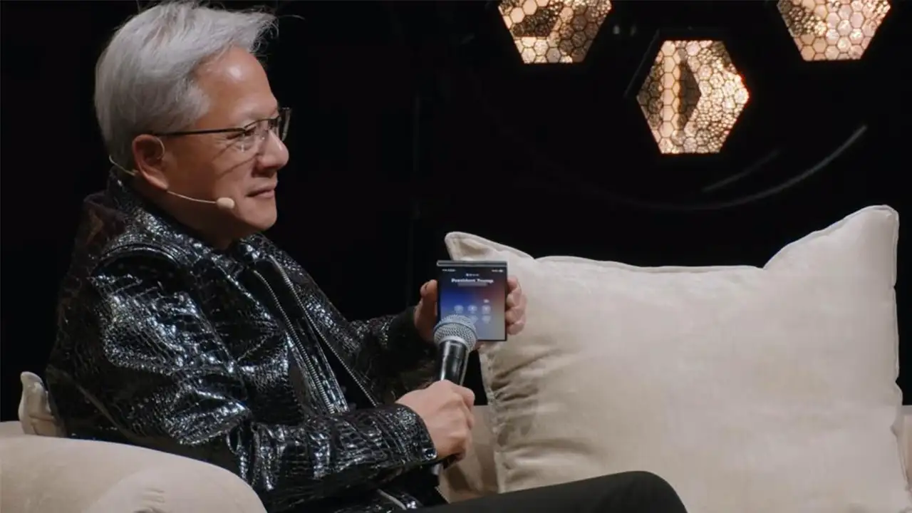 Jensen Huang uhvaćen sa Galaxy Fold telefonom dok razgovara sa Trampom - Tehnologija - BIG portal