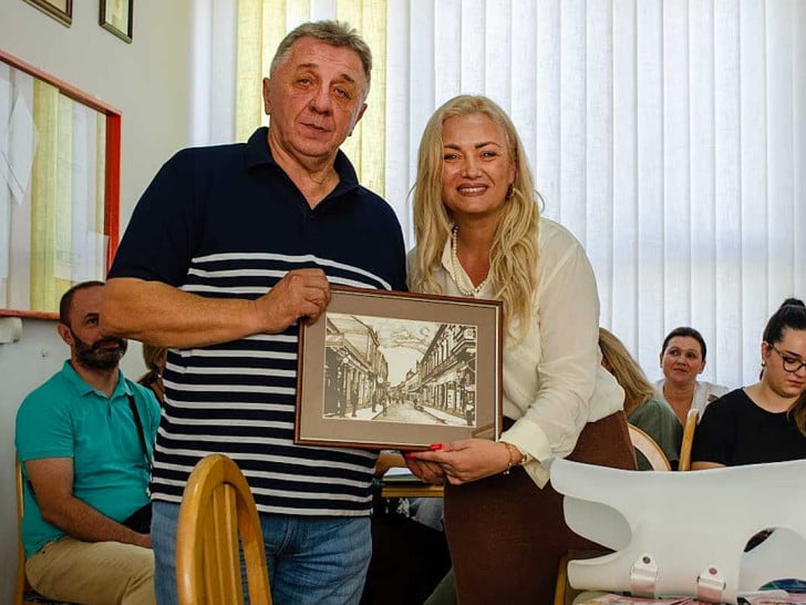 Dr Goran Talić u svojoj nekadašnjoj školi: Znanjem pomaže novim generacijama - Banja Luka - BIG portal