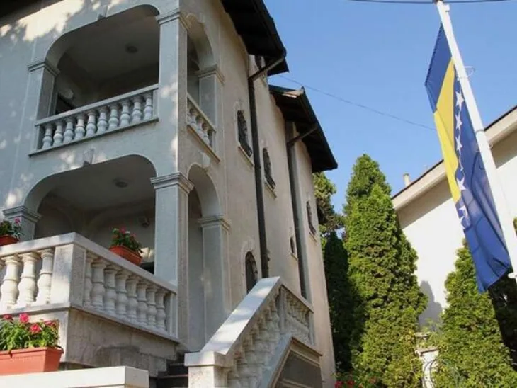 Ambasada BiH u Beogradu zbog Konakovićeve odluke ne može da obavlja konzularne usluge