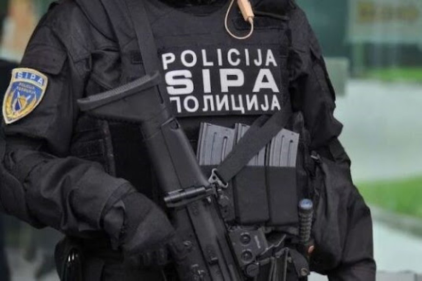 Zbog krijumčarenja ljudi slobode lišena četiri lica